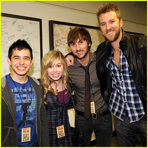 Jennette and her brothers
